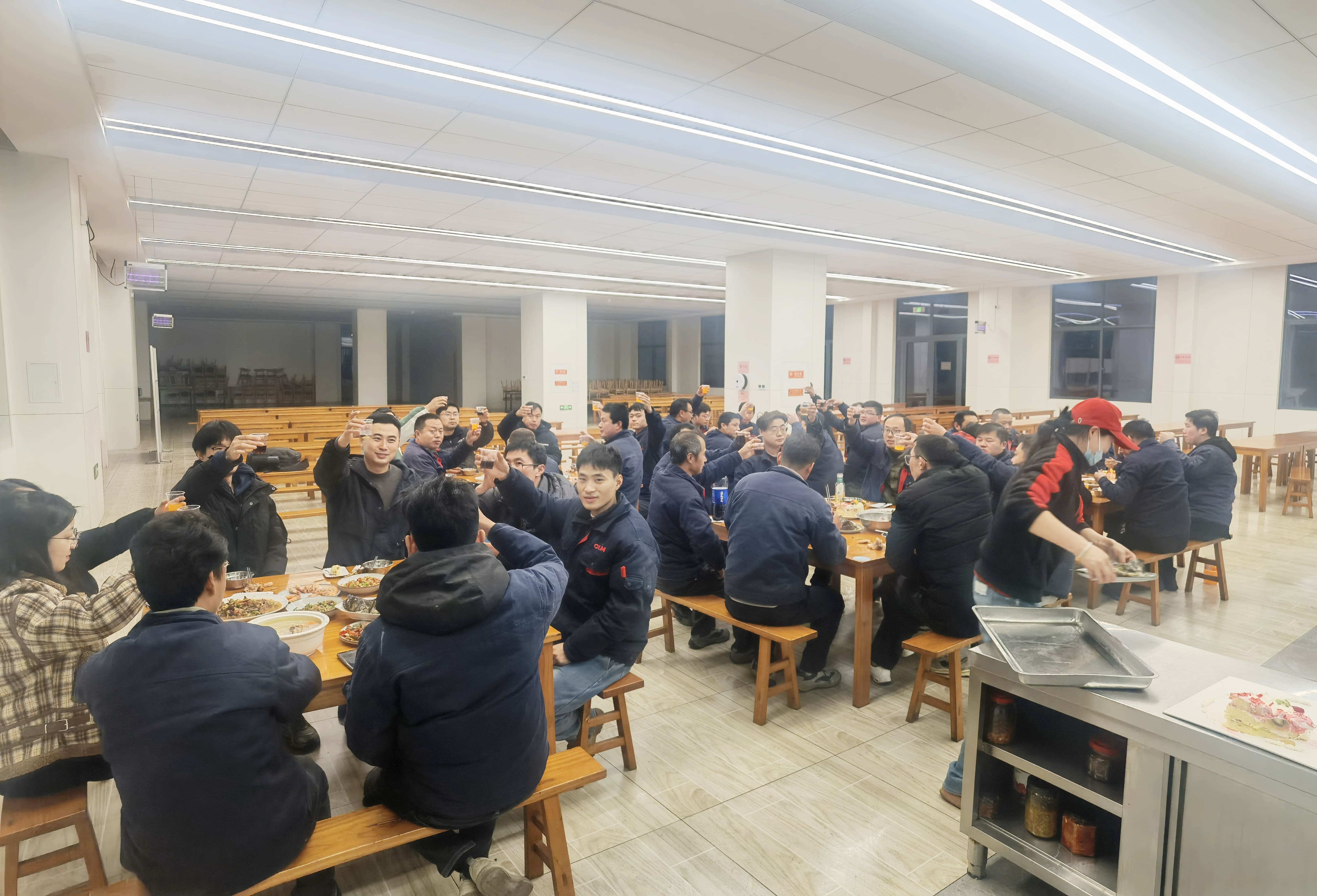 Kingstar'da İçinizi Isıtan Doğum Günü Kutlaması