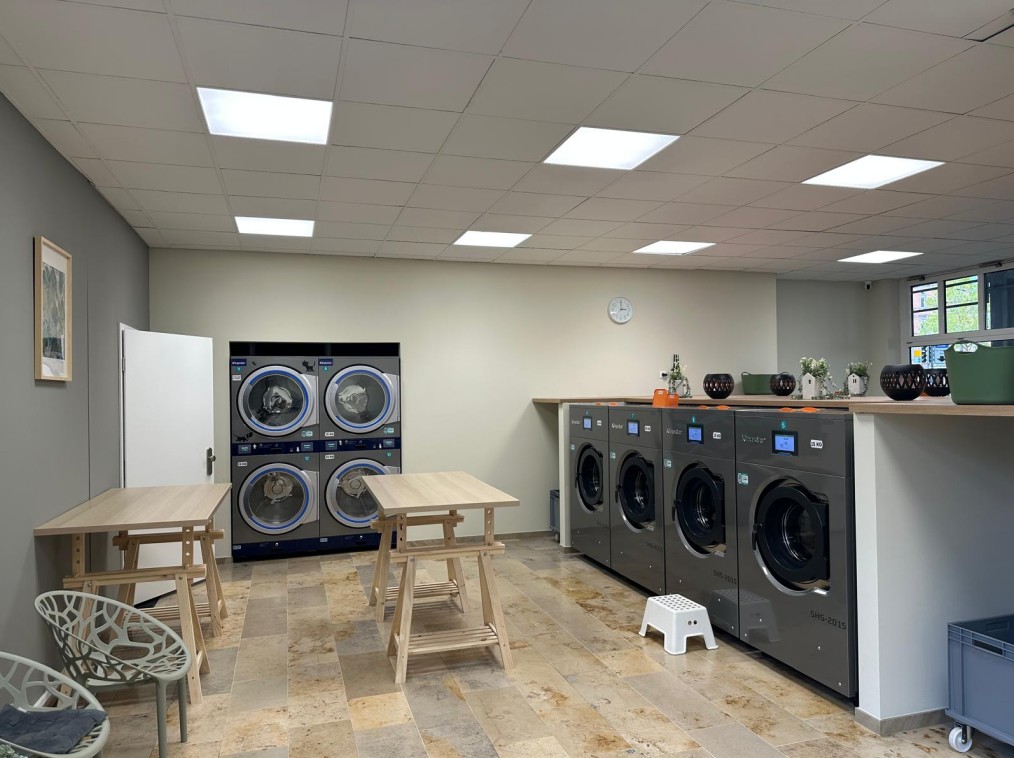 Çamaşırhane Teknolojisi Apartmanları ve Çamaşırhaneleri Nasıl Dönüştürüyor?
